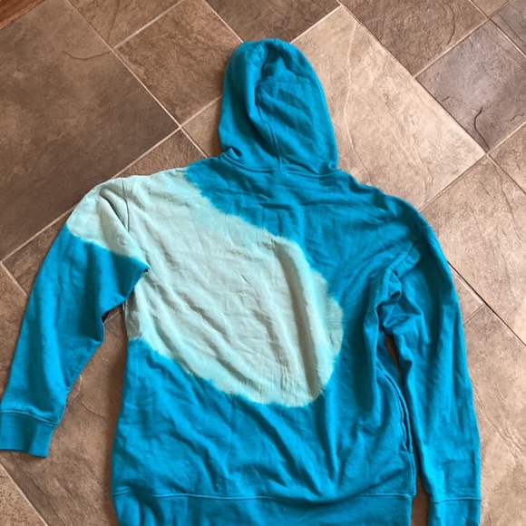 New with tags Disney Peter Pan Tinker Bell Radial Dye Hoodie - Picture 6 of 6